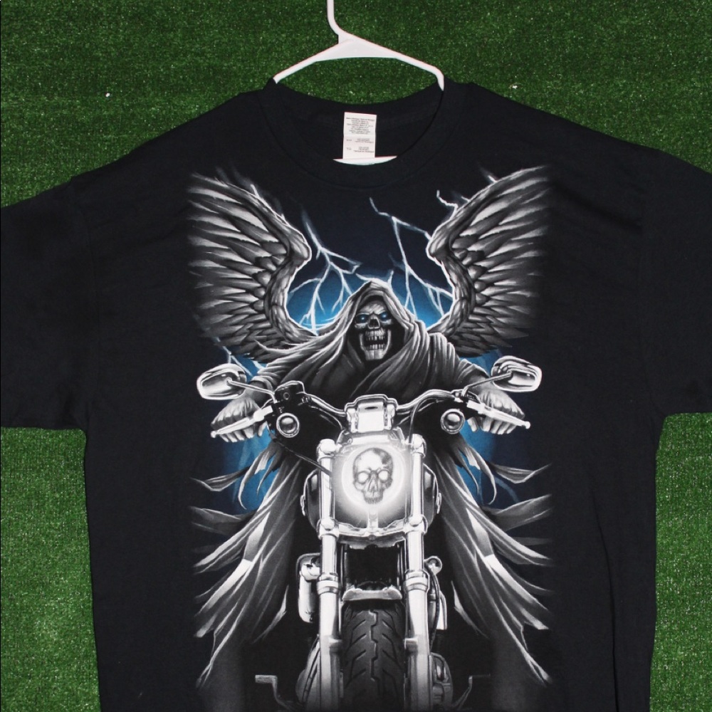 SKULL GRAPHIC TEE